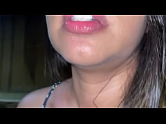  - Batendo uma siririca na sauna