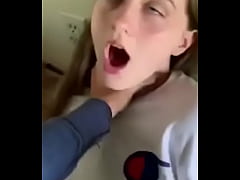  - Le gusta que se la metan toda, gime como loca