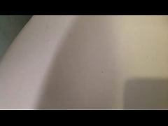  - Sacando mi lechita en el baño