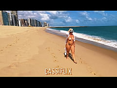  - Conheci o boy na praia e olha o tamanho DESSE PAU DURO ARROMBANDO MINHA BUCETA, será que cabe no meu cu? completo cassiflix