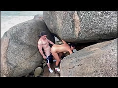  - Escondida nas rochas com o personal