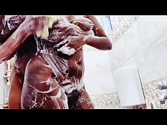  - सौतेली बहन को शावर मै जाम के योनि की chudai की