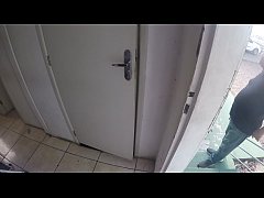  - A empregada me viu espiando ela no banho e me chamou pra gozar - Dinnigata - Pernocas