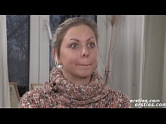  - Ersties - Blonde Tschechin in heißen Strümpfen fingert sich zum Orgasmus