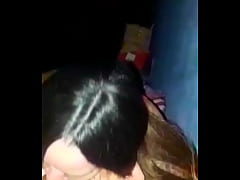  - Bonneca chupando o pau do amiguinho