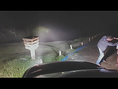  - A dama de branco da encruzilhada levou uma madeirada que até caiu !