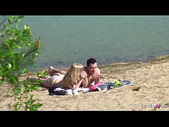  - Echtes junges Paar heimlich beim Ficken am Strand gefilmt Deutsch