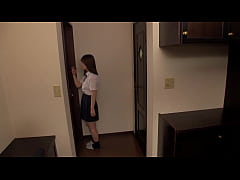  - VRでオナニーに夢中のお兄ちゃんの大きくなってるおチ○チンを近くで見ていたら、エッチな気持ちになっちゃって、悪戯しちゃって…お兄ちゃんとリアルにSEXしちゃった　大きくなってるオチンチンを見ていたら、エッチな気持ちになり、悪戯しちゃって…気づいたお兄ちゃんがゴーグルを外すと…！？　Full→https://bit.ly/2Rj7eni