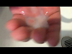  - Venida en mi mano en el baño