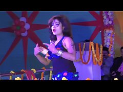  - पलंग करे चोय चोय पर जबरदस्त डांस