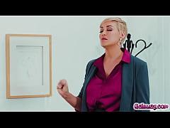  - Chloe Cherry eats Ryan Keely's milf pussy instead of dildo