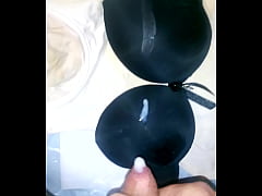  - cum bra crossdress