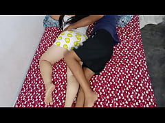  - Me quede a descansar en la habitacion de mi hermanastra y tube que meterle mi polla  , para no tener problemas tube que metercelo por detras , casi me pillan