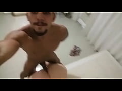  - Corno saiu e a mulher veio pedir leite