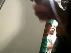  - Acción En Baño Américo