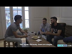  - Excelente historia nos deja calientes! Very hot gay video! The chemistry between Jonas Matt and Rodrigo El Santo in this scene is amazing!