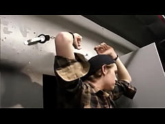  - Hetero gordo y macho con cara de chico y verga de señor,recibe una buena mamada