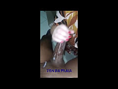  - Amiga do XVIDEOS caiu de boca e pediu pra filmar ela tirando leitinho do Ton