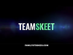  - After Losing His Job Due To Quarantine Guy Moves Home And Fucks His Stepsister