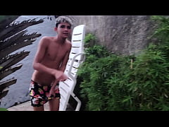  - Madastra seduz seu ENTIADO com sua Bunda enorme seu. Irmãozinho virgem punheteiro fica espiando foi aquele sexo em público cons 2 ENTIADO ( veja no fechado