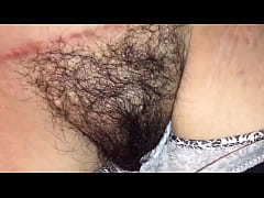  - jugando con sus pezones cuando mi mujer d.