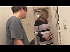  - スタイル抜群でしかもフェロモンムンムンの玲奈がファンの自宅に訪問して筆下ろしをサポートしちゃいます 1