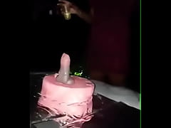  - LE GÂTEAU D'ANNIVERSAIRE