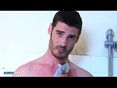  - Pierre, true str8 dad filmed horny in a shower.