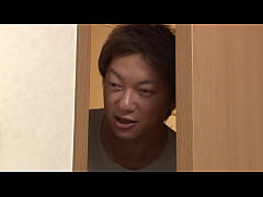  - https://bit.ly/3rNcyO7　家には誰もいないと思ったのか？オナニーで絶叫する妹。こっちがウトウトしているのにうるさくて眠れない！！ドアを開け怒鳴ってやろうとすると、まさかの「マジで！？電マ挿入！？」眠気も覚めて勃起するチ○ポを抑えられず、妹に躾の一環だとお仕置きSEX！！！【パート3】