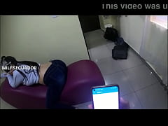  - Mi hijastro me hace ver hentai mientras me parte el culo