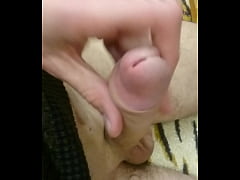  - Молодой парень играет с членом