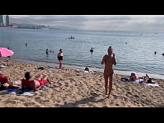  - Naked Monika Fox Swims In The Sea And Walks Along The Beach On A Public Beach In Barcelona