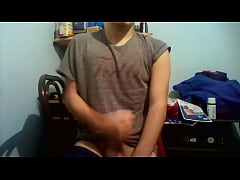  - joven de 18 años con el pene muy grande y sin circunsicion se masturba