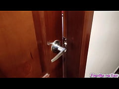  - Mi Hermanastro Pervertido me Pide que lo Masturbe para Ayudarlo con Su Ereccion - Engaño a mi Hermanastra Para Follamela Bien Rico