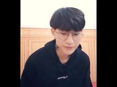  - trai đẹp cu to thủ dâm 0905