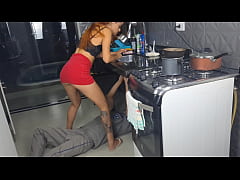  - Casada recebe encanador sem calcinha!