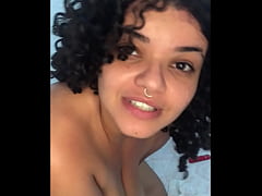  - Metendo o dedo no cuzinho pela primeira vez