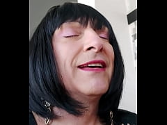  - Destruída depois de ser fudida por três machos ainda vou no quarto tirar porra do pau do meu amigo!!