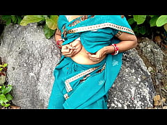  - लण्ड की भूखी सौतेली माँ को जंगल के पहाड़ों में ले जाकर चोदा