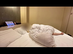  - プライベートで休んでいる人妻にいきなり挿入したらあまりの気持ちよさに驚きながらも感じまくってしまうヘンタイ不倫妻