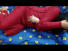  - सौतेली माँ को दर्दनाक चोदा जब वो सो रही थी XXX Indian Stepmom साफ हिंदी आवाज में