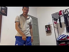  - SORPRENDO A MI MADRASTRA MASTURBANDOSE Y ME LA FOLLO BIEN RICO