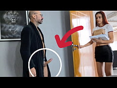  - vovo pervertido recebe entregadora com pau de fora&excl;