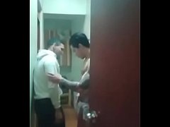  - MI HERMANASTRO Y YO FOLLAMOS AL VECINO