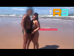  - brazillian bull, Encontro inesperado na praia do Realizador Baiano com kriss hotwife e marido corno em salvador, acabou com muita pegação e exibicionismo registrado nas lentes do cuckold. Swing, Menage, Gang