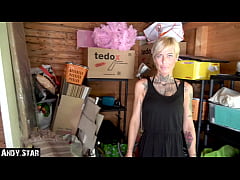  - DEUTSCHE MILF IM GARTENHAUS GEFICKT