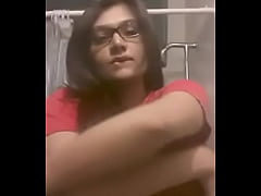  - La Mande Al Baño  A Quitarse La Camisa