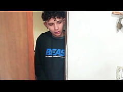  - Peguei minha mãe transando com a namorada e fiquei me masturbando vendo elas se comerem