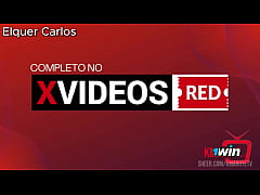  - Morena gostosa voltou pra casa desanimada e ganhou uma bela dedada da amiga de quarto que caiu de boca