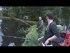  - Deux coquines inspirent Louise pour une baise hard dans la cave